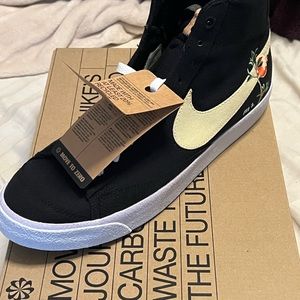 Brand new Fig three pomegranate Nike blazer mid 77